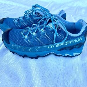 Women's blue La Sportiva Ultra Raptor II trail running shoes size 9.5